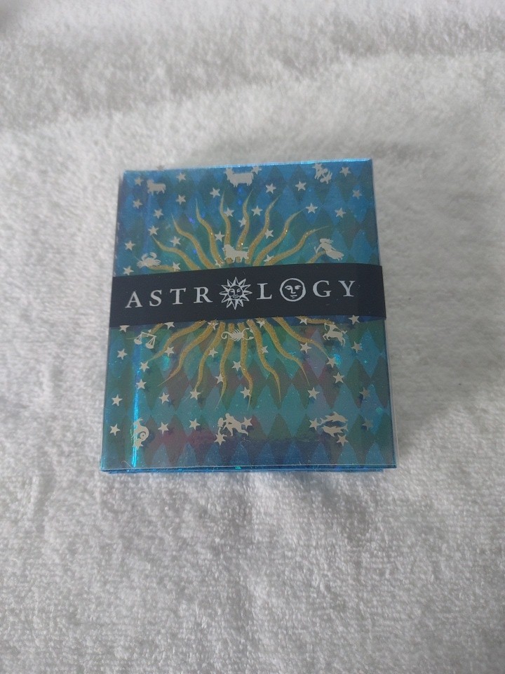 Astrology by Little Books Staff and Ariel Books Staff (2002, Hardcover)