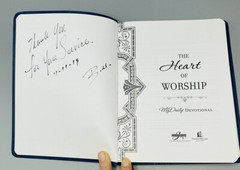 The Heart Of Worship My Daily Devotional (men) 2019 Thomas￼ Nelson Blue Leather