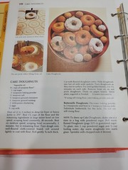 „Betty Crocker’s Cookbook – New & Revised Edition” binder cook book, 1970’s