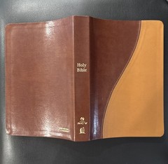 Bible NCV Giant Print Reference by Thomas Nelson: Bonded Leather—VERY GOOD