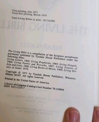 The Living Bible Paraphrased by Tyndale (1973, Hardcover) Free Shipping