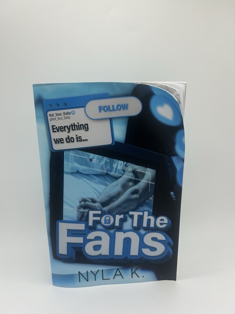 „For the Fans” by Nyla K. Paperback Romance Novel 9789898691894 Blue MM Romance