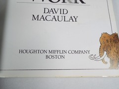 A Lot of 7 David Macaulay Books Houghton Mifflin Company Boston, USA