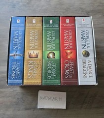 George R.R. Martin A Song of Ice and Fire 5-Book Fantasy Box Set (English)