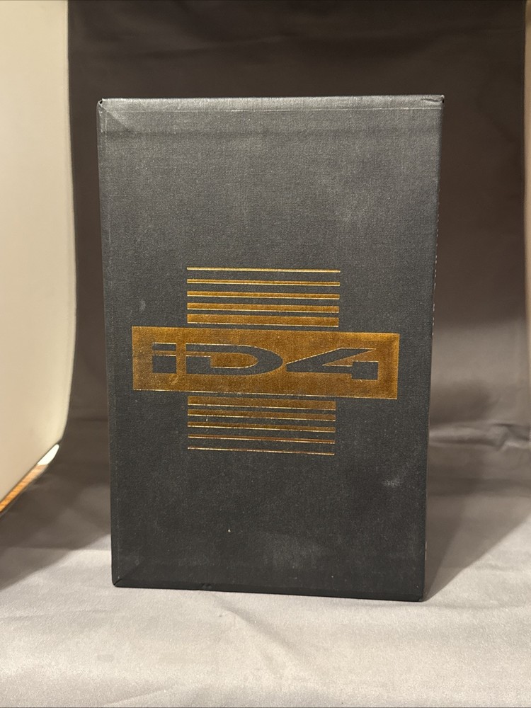 [SIGNED + COA] Indepdence Day | Slipcase (1996) Lmtd Ed 184/500 *NM – 9.4*