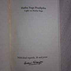 Hatha Yoga Pradipika by Swami Muktibodhananda – Yoga Meditation, Asanas, Pranaya