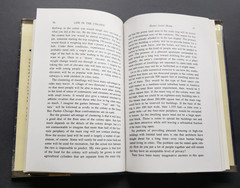 Living In Space – Hardback Book By James S. Trefil – Vintage 1981 – Colonization