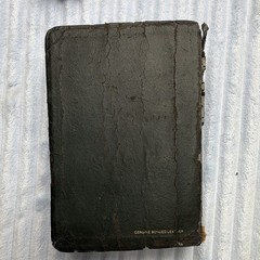 Holy Bible King James Version: Standard Size Leather Black