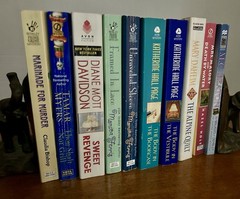 RANDOM LOT of 10 COZY MYSTERY MYSTERIES Paperbacks Women Sleuths Women Authors