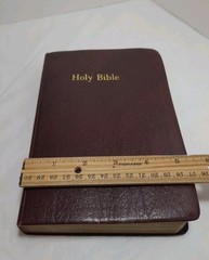 Vintage 1972 Holy Bible Revised Standard Version Red Letter Nelson