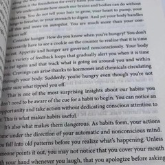 Atomic Habits by James Clear Build Good Habits & Break Bad Ones (Paperback)
