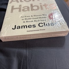 Atomic Habits James Clear Build Good Habits & Break Bad Ones Paperback Sealed