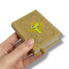 Un Gran Dinosaurio Miniature Book Pixar Salvat w/ slipcase hardcover 190 pages