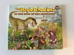 Lot of 9 Vintage Magic School Bus Books…5 Paperback…3 Hardcover…Extras…Stickers
