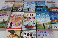 Lot of 10 Debbie Macomber Random Mix/Unsorted PB