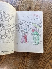 Strawberry Shortcake: : 400 Pages of Coloring Fun! (Strawberry Shortcake) BB