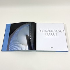 Oscar Niemeyer Houses By Alan Hess and Alan Weintraub Hardcover