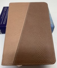 The Message by The Navigators Staff 2010 Imitation Leather Pink
