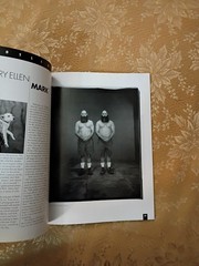 B&W Black & White Magazine Issue 28 December 2003 Mary Ellen Mark TwinsBook