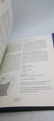 Divination, A guide to predicting the future Michael Johnstone The occult
