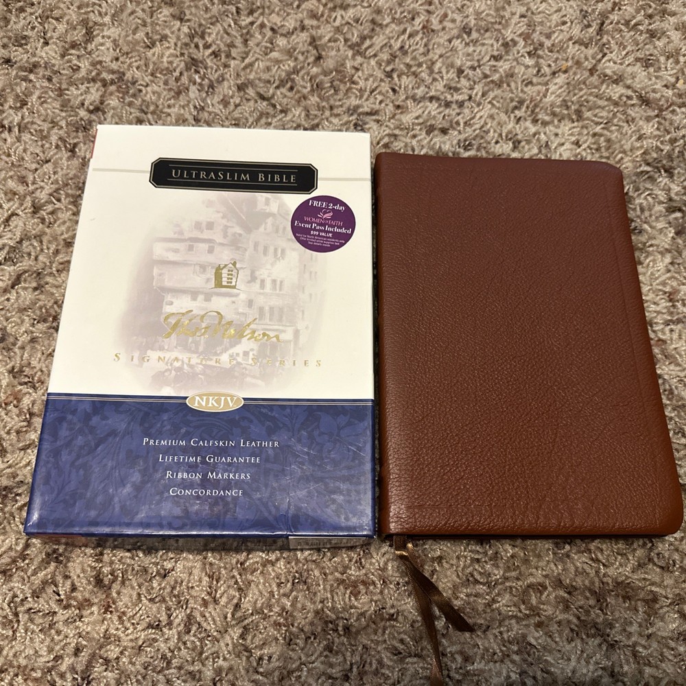Thomas Nelson Signature Series Ultraslim NKJV Bible Premium Calfskin British Tan