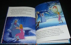 DISNEY CINDERELLA BOOK (3D COVER) HARDCOVER 2020 16CM X 22CM (BRAND NEW)