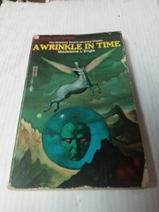 A Wrinkle in Time by Madeleine L’Engle 1976 Vintage Paperback