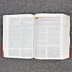The Jeremiah Study Bible by Dr. David Jeremiah NKJV 2013 HC/DJ
