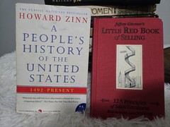 Howard Zinn Jeffrey Gitomer Mixed Book Lot US History Classics Writing Sales