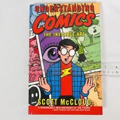 Understanding Comics: The Invisible Art by McCloud, Scott Very Good Condition
