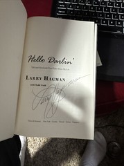 [SIGNED] Hello Darlin’ | Larry Hagman (2001) HCDJ *Near Mint – 9.4*