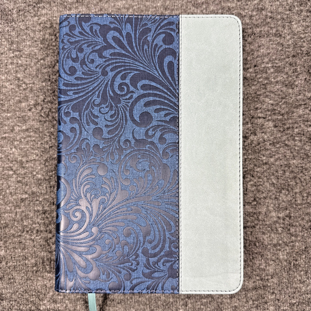 Christian Standard CSB Disciple’s Study Bible Navy/Mist LeatherTouch Holman HTF