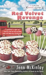 Red Velvet Revenge (Cupcake Bakery Mystery) – McKinlay, Jenn – Good – See co…