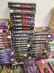VC Andrews PAPERBACK BOOK/BOOKS /VARIOUS TITLES /CHOICE