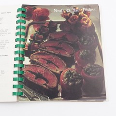 Cook Book Lytle Texas United Methodist Church 1988 PB Plastic Spine 192 Pages VG