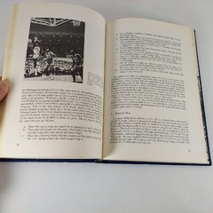 Winning Basketball by Gene Bartow, Chuck Smith Forum Press Illustrated HC 1978