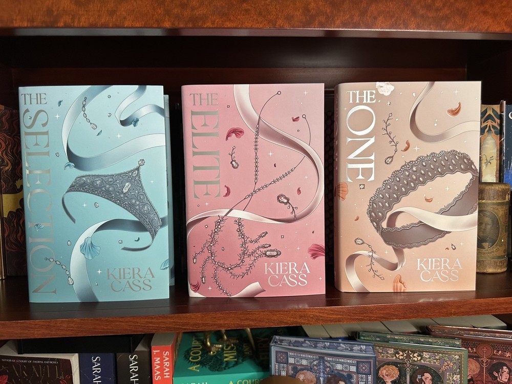 !!SIGNED!! FairyLoot The Selection, The Elite, The One Set by Kiera Cass