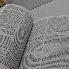 Holy Bible Gift & Award Edition New TYNDALE Living Translation READ