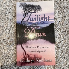 Bridge-Logos – Twilight and Dawn by Kathryn Kuhlman Mass Market (1994)