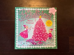 Pinkalicious Gift Set (6 Hardcover Books, Poster, Jigsaw Puzzle, 3 Paperbacks)