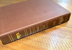 French Thompson Chain Ref. Bible, 1979 La Colombe, Thumb Idx. Brown Faux Leather