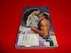 RUNAWAY MAGIC BY DEBORAH GORDON – SMALL PAPERBACK BOOK^