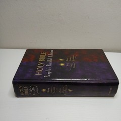 Holy Bible: People’s Parallel Edition King James Version/New Living Translation