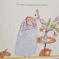 I Know an Old Lady Who Swallowed a Fly by Mary Ann Hoberman