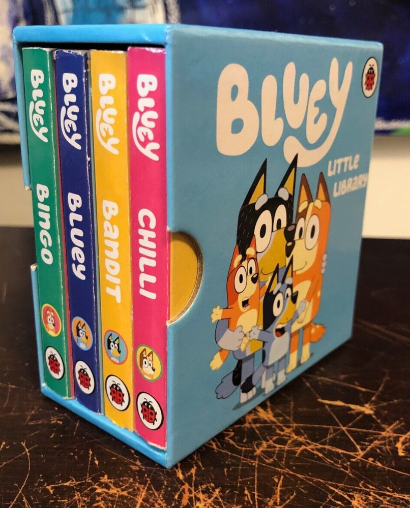Bluey Little Library – 4 Board Books Make Jigsaw / BABY BOOKS LIKE NEW!