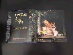 Vavra’s Cats by Robert Vavra (1986, HC VG 1ST 'FLAT SIGNED’