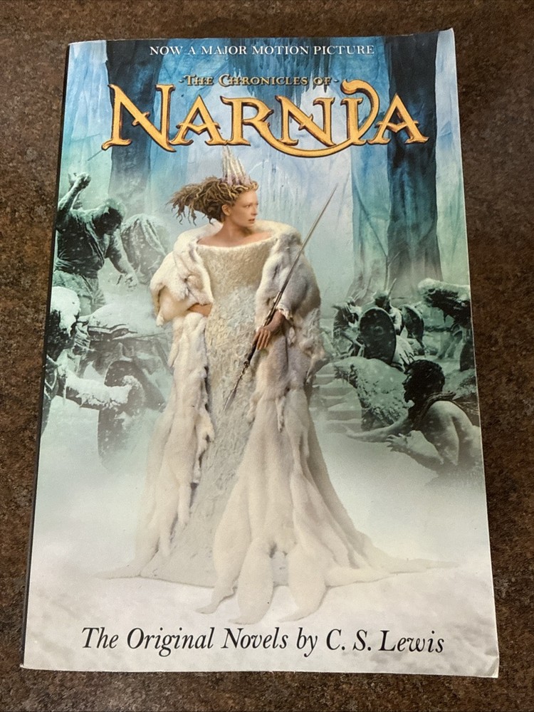 The Chronicles Of Narnia 7-in-1 Soft Cover Book