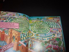 Ezra’s Quest – Follow That Dog! (Rosalyn Schanzer) (Middle Ages Mazes) HC;VGCon