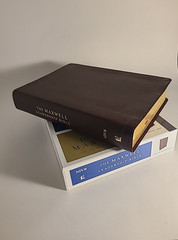NIV Maxwell Leadership Bible Premium Bonded Leather BRAND NEW MSRP $79.99