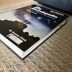 The UFO Encyclopedia : The Phenomenon from the Beginning (Volume 2 Only) HB